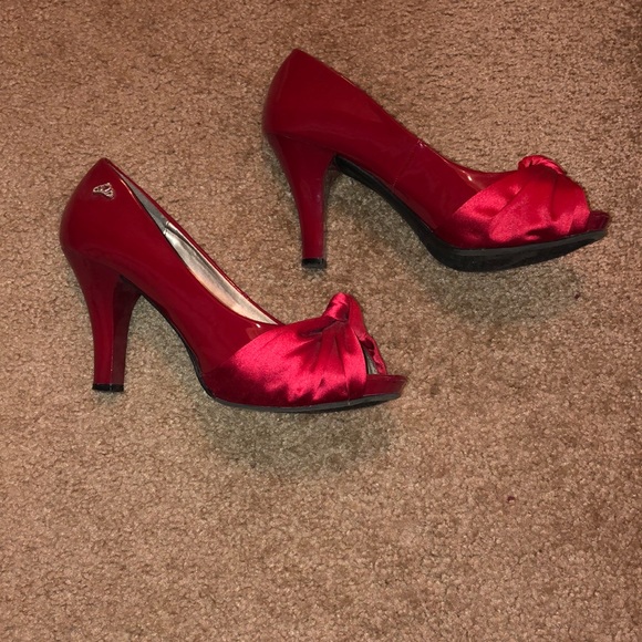 Fergalicious Shoes - Red patent leather heels with satin twist